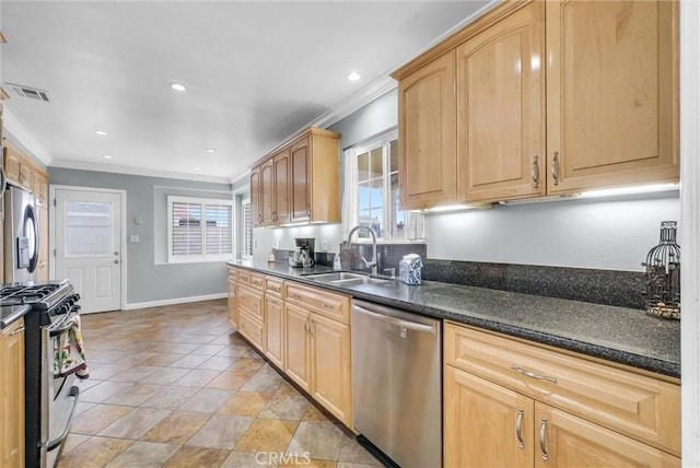 10436 Portada Dr, Whittier, CA 90603 - photo 14