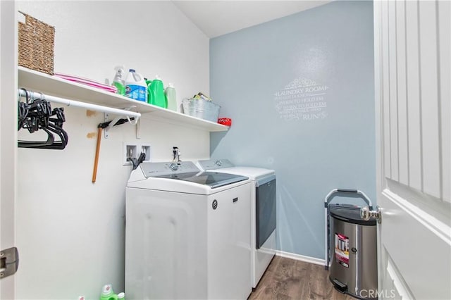washroom with baseboards, laundry area, dark wood-style flooring, and independent washer and dryer
