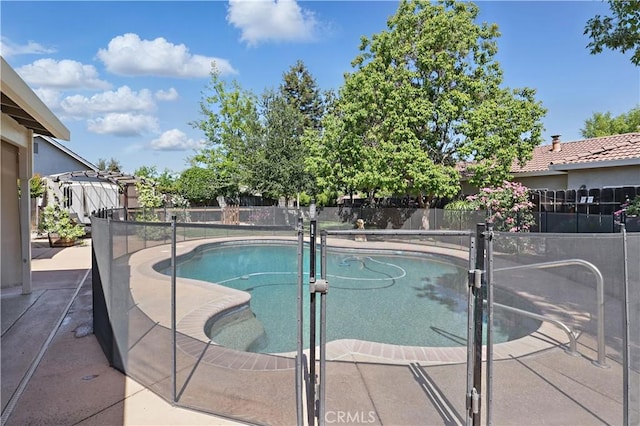 3571 White Wolf Ct, Merced, CA 95340 - view of swimming pool featuring a fenced backyard