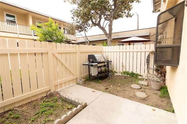 8060 Canby Ave Unit 2, Reseda, CA 91335 - view of yard with a patio