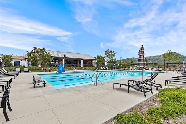 31 Jubilee Way, Rancho Mission Viejo, CA 92694 - community pool featuring a patio area