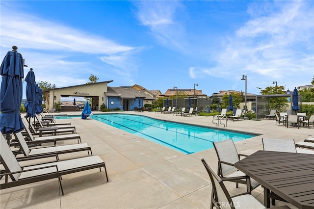 31 Jubilee Way, Rancho Mission Viejo, CA 92694 - community pool featuring a patio area