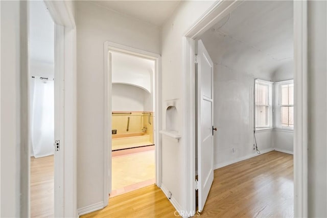 3712 Virginia Rd, Los Angeles, CA 90016 - hall featuring baseboards and light wood-type flooring