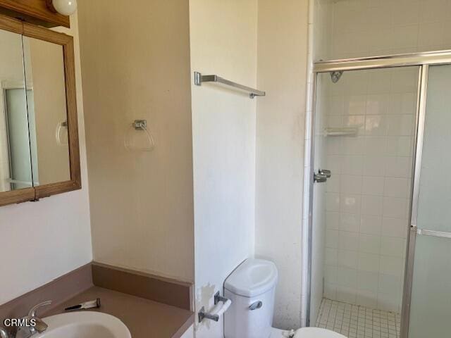 451 Redwood St, Oxnard, CA 93033 - full bath featuring a sink, a shower stall, and toilet