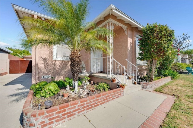view of front of house with stucco siding