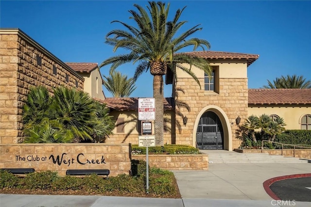 view of community / neighborhood sign
