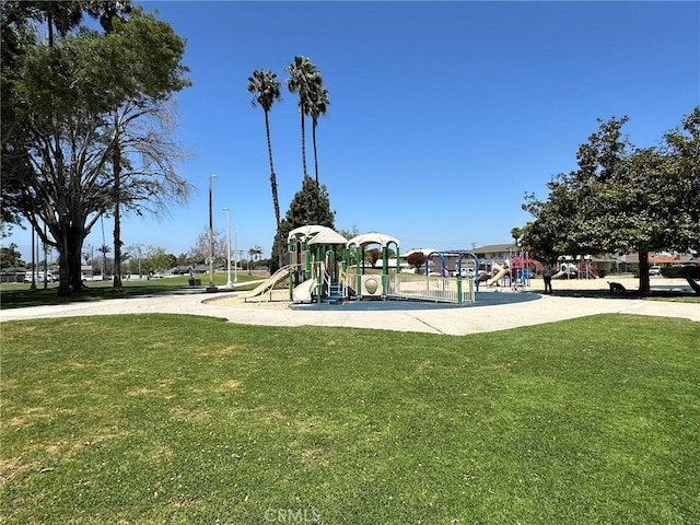 community play area with a yard