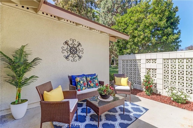125 Via Estrada Unit B, Laguna Woods, CA 92637 - view of patio / terrace with an outdoor hangout area