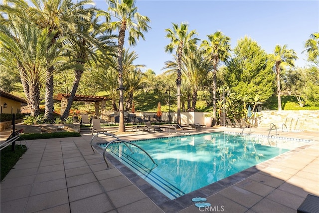 15 Clover, Lake Forest, CA 92630 - community pool with a patio area and a pergola