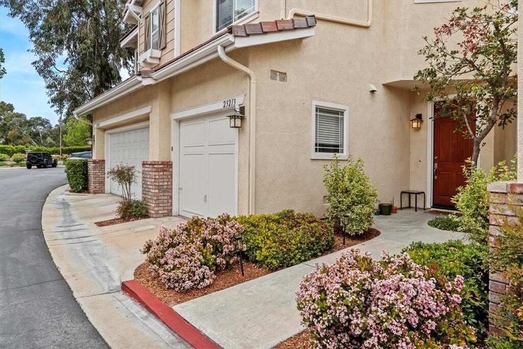 23213 Napa Dr, Valencia, CA 91354 - photo 1