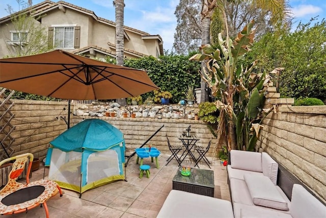 view of patio featuring an outdoor living space