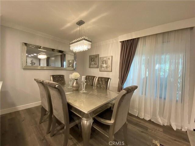 22272 Redwood Pointe Unit 5C, Lake Forest, CA 92630 - dining space featuring a chandelier, wood finished floors, crown molding, and baseboards