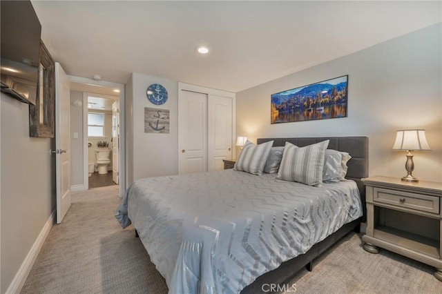 27550 N Bay Rd, Lake Arrowhead, CA 92352 - bedroom featuring light carpet, baseboards, recessed lighting, a closet, and ensuite bath