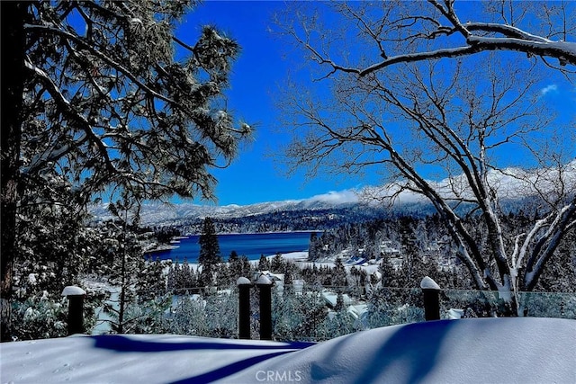 27550 N Bay Rd, Lake Arrowhead, CA 92352 - water view featuring mountains