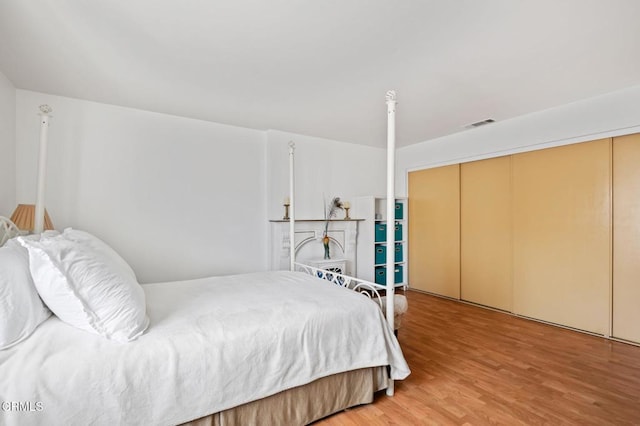 543 S E St, Oxnard, CA 93030 - bedroom with light wood-type flooring and a closet
