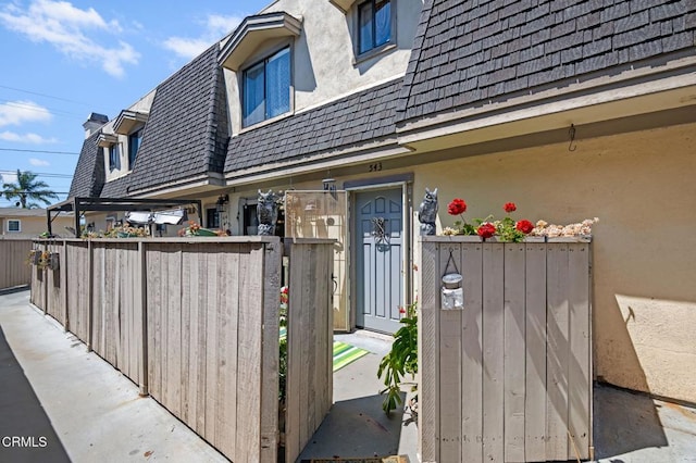 543 S E St, Oxnard, CA 93030 - property entrance featuring fence, a gate, and stucco siding