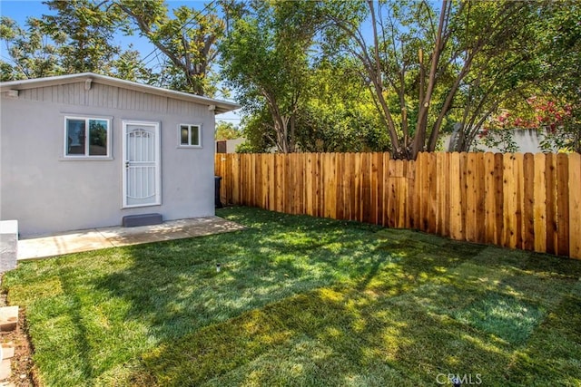 636 Harding Dr, Redlands, CA 92373 - view of outbuilding featuring a fenced backyard and an outbuilding