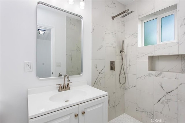 636 Harding Dr, Redlands, CA 92373 - bathroom with a marble finish shower and vanity
