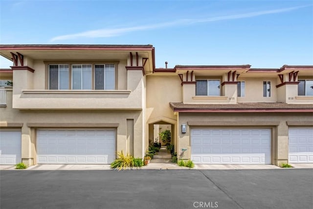 4 Mosaic, Aliso Viejo, CA 92656 - multi unit property with a garage and stucco siding