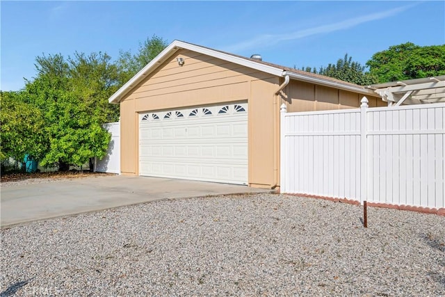 28970 Exmoor Ct, Menifee, CA 92586 - garage with concrete driveway