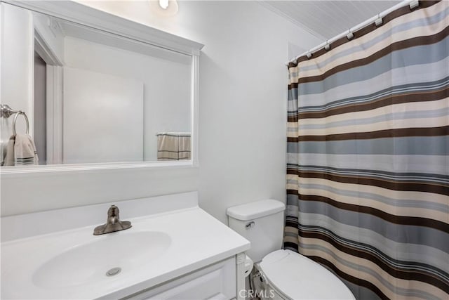 28970 Exmoor Ct, Menifee, CA 92586 - full bath with vanity, toilet, and a shower with curtain