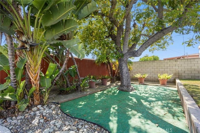 2574 W Heffron Dr, Anaheim, CA 92804 - view of yard featuring a fenced backyard