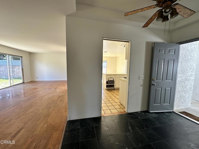 entryway featuring a ceiling fan