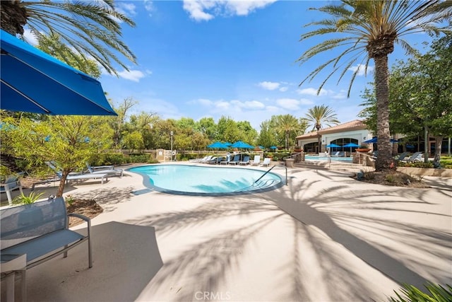 5551 Corte Fiesta, Hemet, CA 92545 - community pool featuring a patio