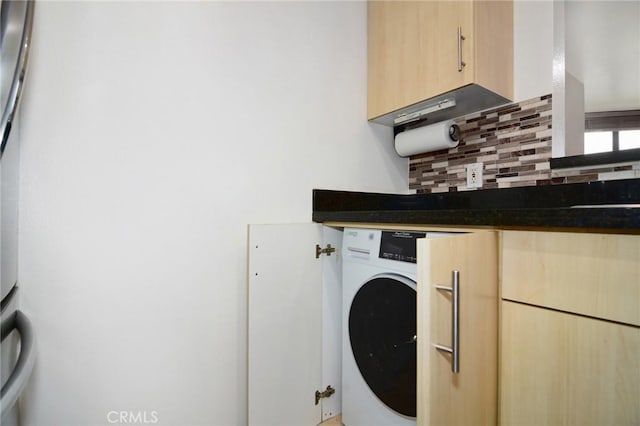laundry area featuring washer / clothes dryer