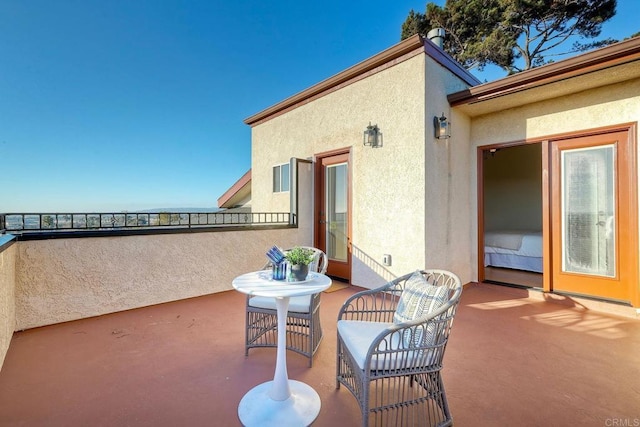 2525 Jackson St, San Diego, CA 92110 - view of patio / terrace with a balcony