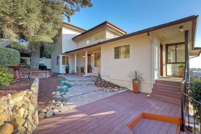 2525 Jackson St, San Diego, CA 92110 - view of wooden deck
