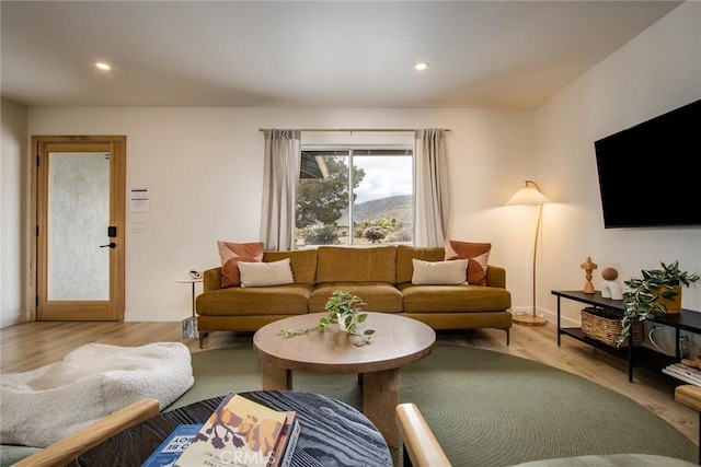 61584 Pueblo Trl, Joshua Tree, CA 92252 - living room featuring wood finished floors, recessed lighting, and baseboards