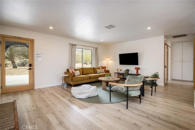 61584 Pueblo Trl, Joshua Tree, CA 92252 - living area featuring light wood-type flooring, recessed lighting, and baseboards
