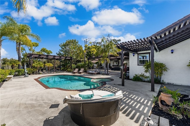 2465 Via Oeste Dr, Fallbrook, CA 92028 - view of pool with a pergola, a pool with connected hot tub, and a patio