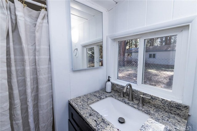 758 Elm St, Big Bear Lake, CA 92315 - full bath featuring visible vents and vanity
