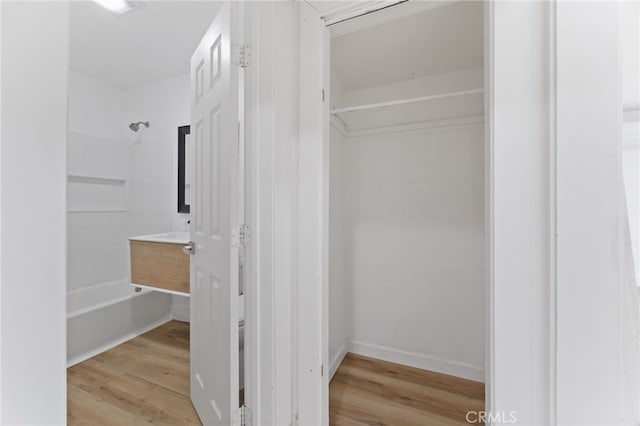 11867 S San Pedro St, Los Angeles, CA 90061 - view of closet