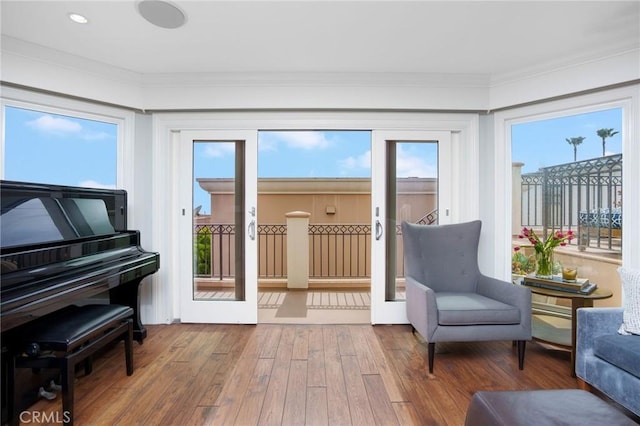617 Crest Dr, Manhattan Beach, CA 90266 - living area featuring ornamental molding and hardwood / wood-style floors