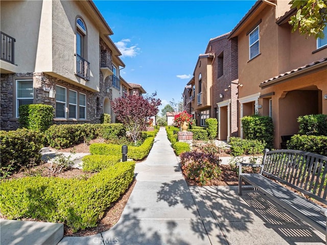 view of property's community featuring a residential view