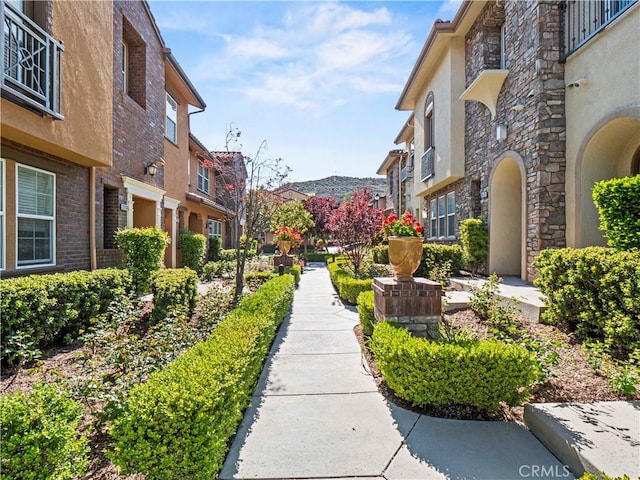 view of property's community featuring a residential view
