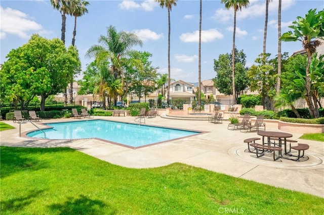 566 E Stephanie Dr, Covina, CA 91722 - photo 35