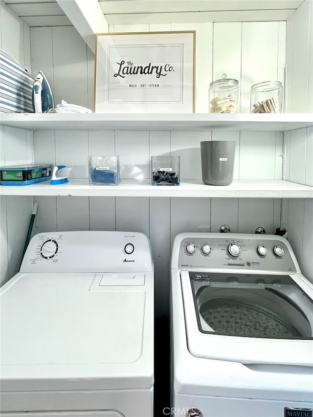 2012 Poplar Dr, Running Springs, CA 92382 - laundry room with independent washer and dryer