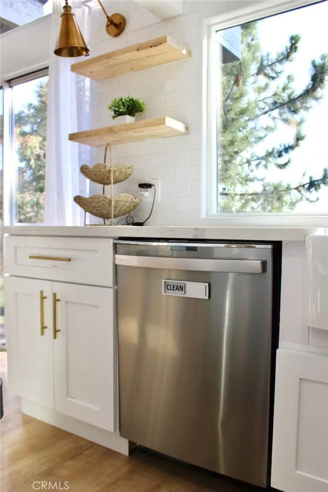 2012 Poplar Dr, Running Springs, CA 92382 - bar area with stainless steel dishwasher and light wood finished floors