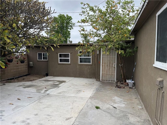 812 N Dickel St, Anaheim, CA 92805 - view of patio / terrace