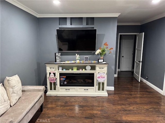812 N Dickel St, Anaheim, CA 92805 - living area featuring ornamental molding, wood finished floors, baseboards, and recessed lighting