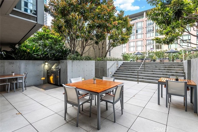 1155 S Grand Ave Unit 1011, Los Angeles, CA 90015 - view of patio with outdoor dining space