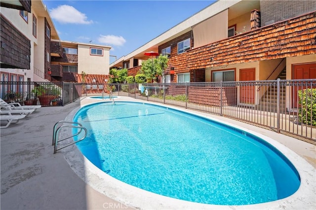 5414 Newcastle Ave Unit 66, Encino, CA 91316 - community pool with a patio