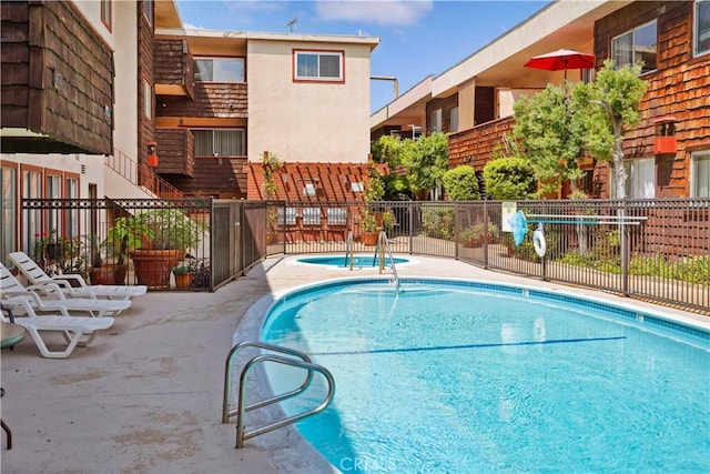 5414 Newcastle Ave Unit 66, Encino, CA 91316 - view of community pool