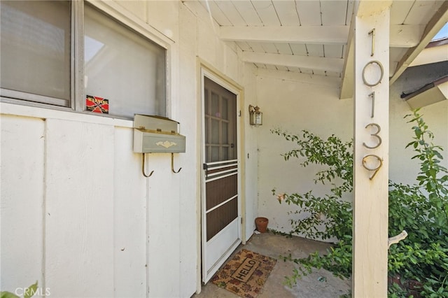10139 Hayvenhurst Ave, North Hills, CA 91343 - view of exterior entry