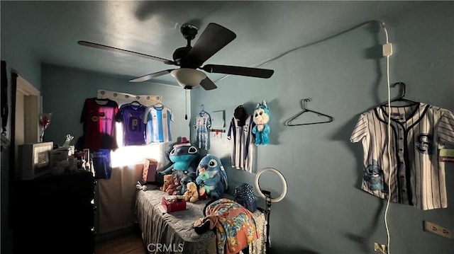 bedroom with a ceiling fan