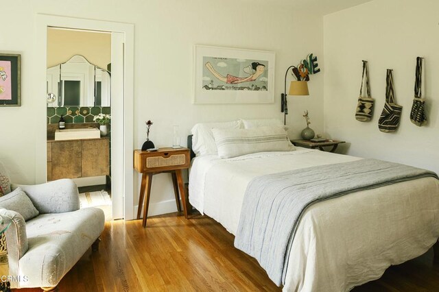 1241 Solita Rd, Pasadena, CA 91103 - bedroom with wood finished floors